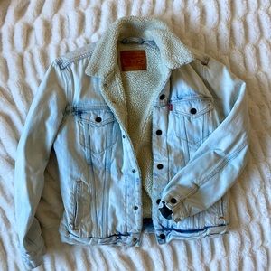 Womens Levi’s jacket